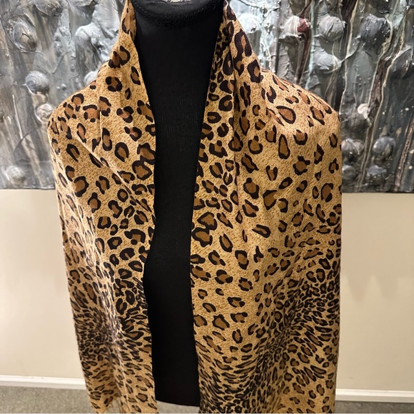 🔥 Leopard Print Fringe Scarf - Picture 2 of 6